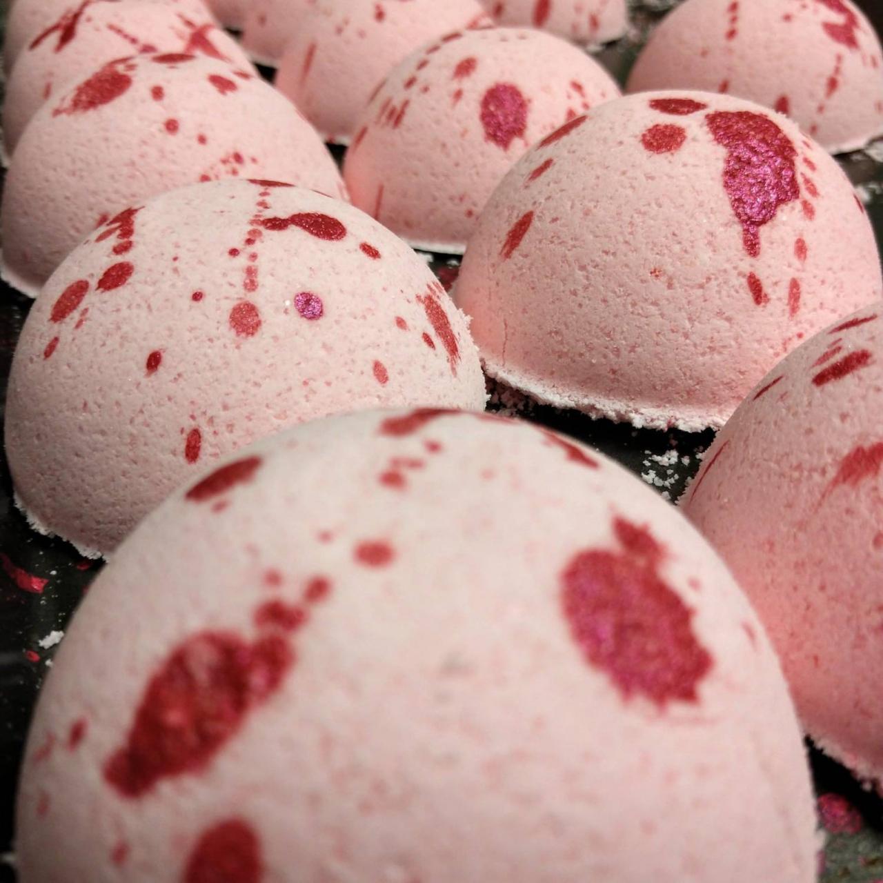 Pretty in PMS all natural bath bombs to help with those cramps! (2 Pack)