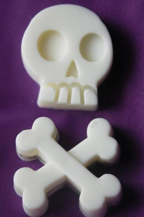 2 sets All Natural Skull N Crossbones Soap Pair