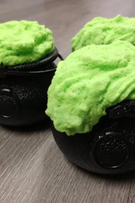 LIME Witches brew bath bomb cauldron with surprise inside